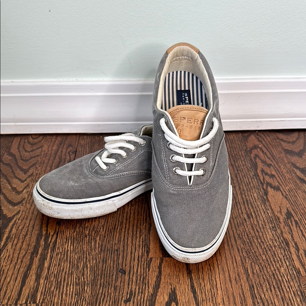 Sperry men’s top siders size 8. Dark Gray Canvas Sneakers with tie up laces.